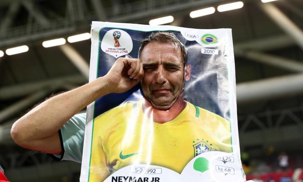 Fan Argentina hò hét tưng bừng mừng Brazil chia tay World Cup