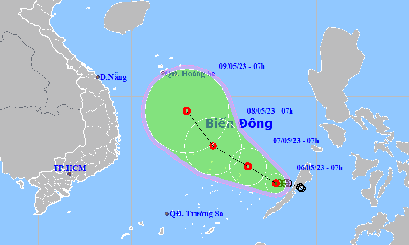 Áp thấp nhiệt đới gây gió mạnh trên biển Đông, đất liền nắng nóng, có nơi 43 độ