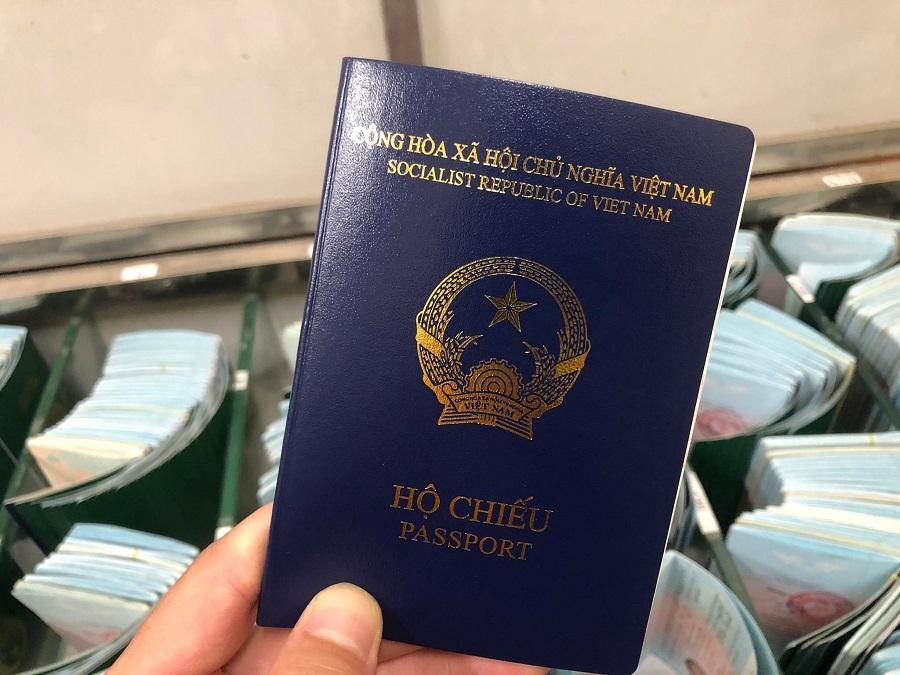 Hộ chiếu: Hãy khám phá thế giới với hộ chiếu của bạn! Đây là chìa khóa để bạn có thể khám phá và trải nghiệm nhiều quốc gia khác nhau trên thế giới.