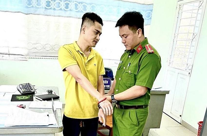 Truy tố cựu thiếu úy cảnh sát Trại giam Z30D lừa đảo chiếm đoạt gần 1 tỉ đồng ảnh 1