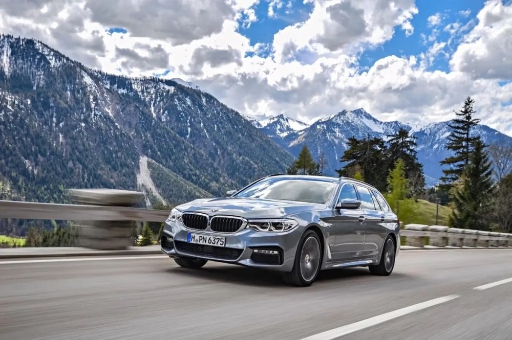 BMW 750Li xDrive 2023 giá bán mới nhất 082023 đánh giá xe hình ảnh