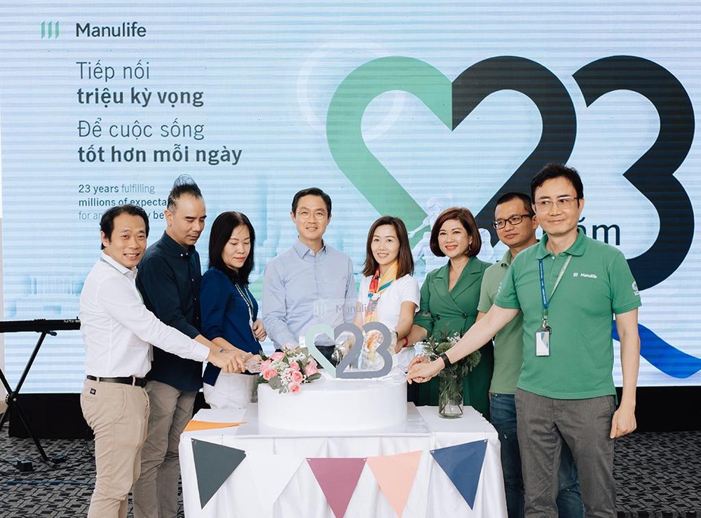 Tiên Phong Group Chúc Mừng Sinh Nhật Manulife Việt Nam 22 Tuổi  M22  Vùng  Loan Lê  YouTube