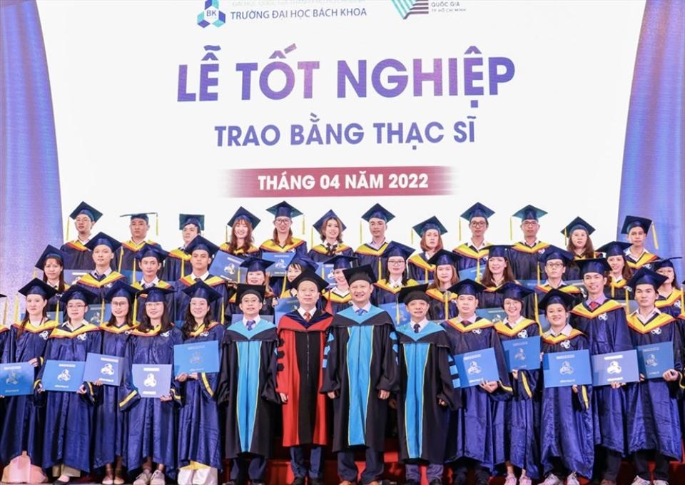 Những Lễ Phục Tốt Nghiệp Mang Dấu Ấn Của Các Trường Đại Học