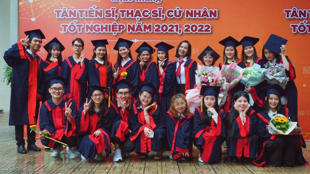 Những Lễ Phục Tốt Nghiệp Mang Dấu Ấn Của Các Trường Đại Học