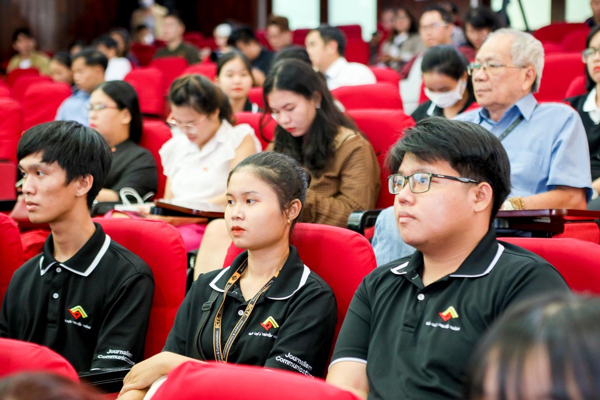30 năm đáng tự hào của Khoa Báo Chí và Truyền thông ảnh 4