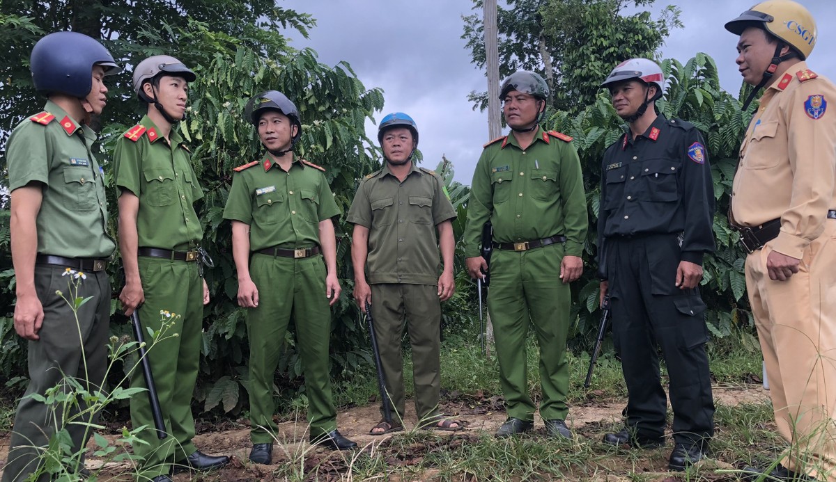 Director of Dak Nong Provincial Police: 'Controlling security and order throughout Tet' photo 4