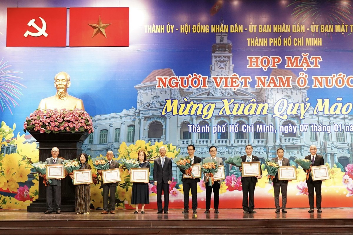 Overseas Vietnamese are an important catalyst for success in people's diplomacy Photo 7