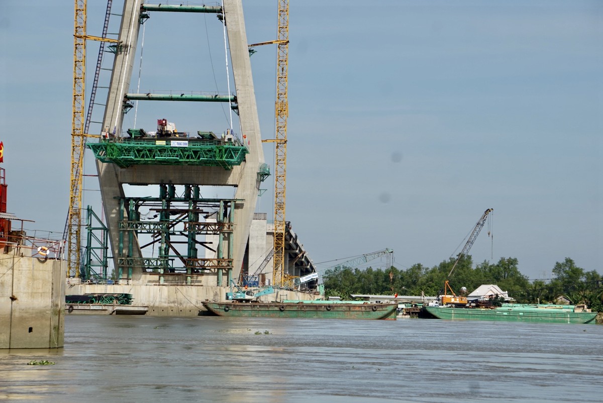 Construction of My Thuan 2 bridge through Tet photo 9