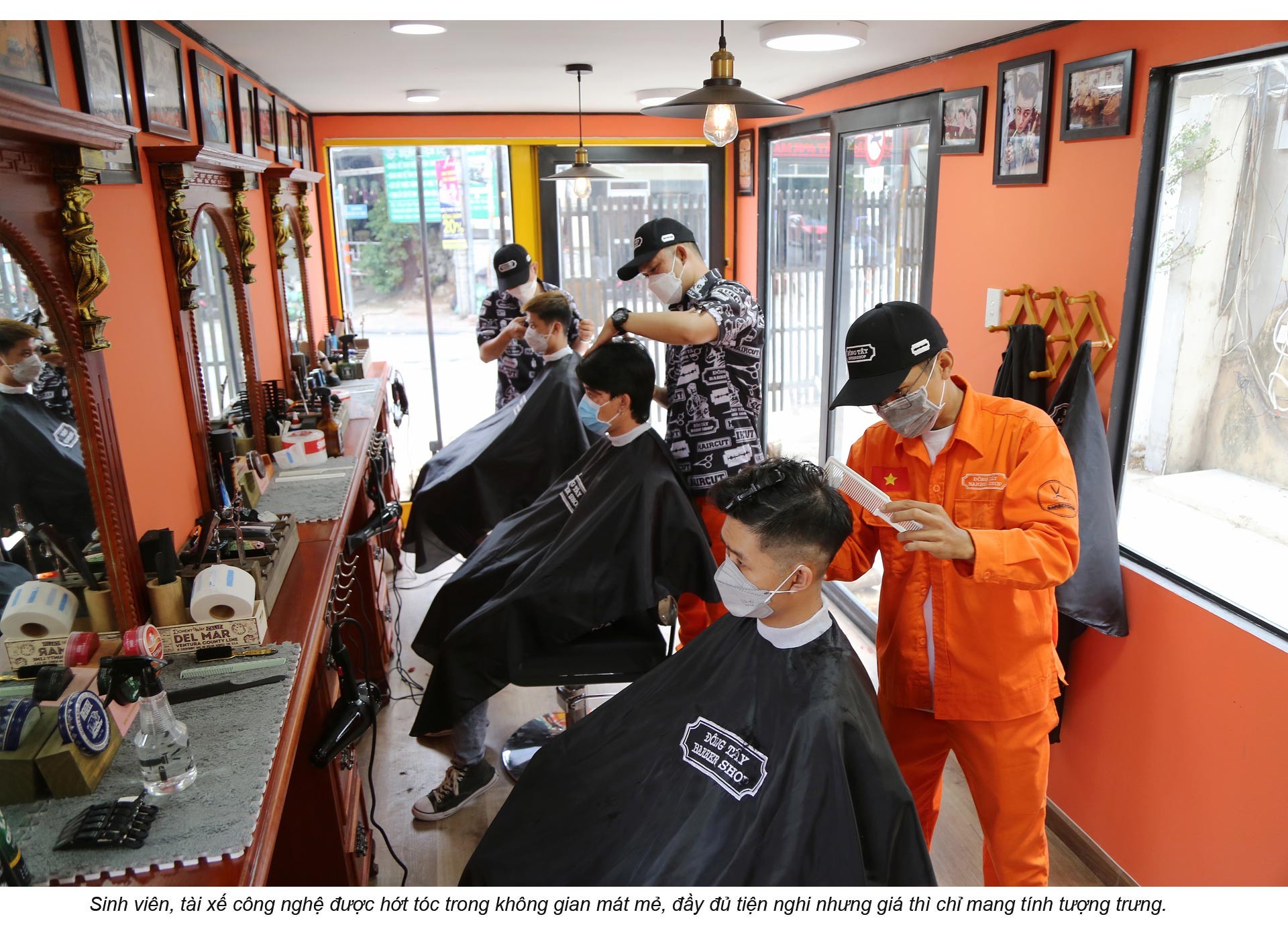 Sài Gòn có anh thợ cắt tóc tánh kỳ…