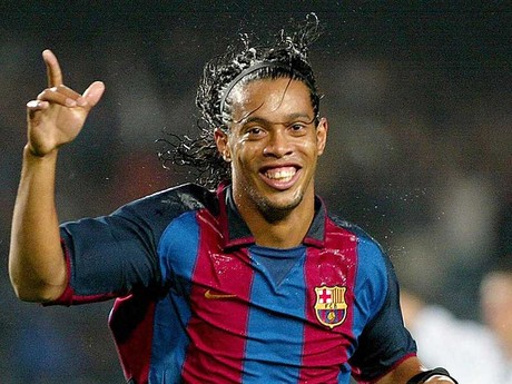 Ronaldinho sẽ ra sân trong trận giao hữu tại Việt Nam | Bóng đá | Vietnam+  (VietnamPlus)