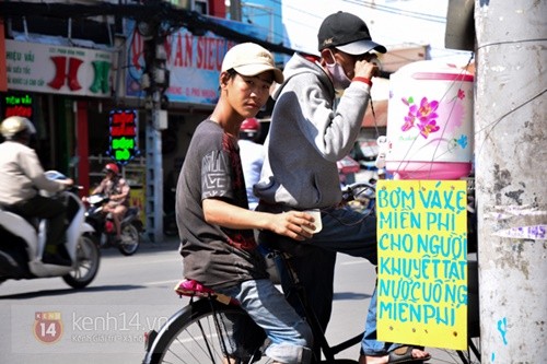 Con hẻm nhỏ đặc biệt giữa Sài Gòn - nơi cái gì cũng được dùng miễn phí! 3 Con hẻm nhỏ đặc biệt giữa Sài Gòn - nơi cái gì cũng được dùng miễn phí! 3