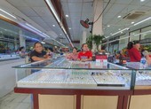 Giá vàng cất cánh trở lại