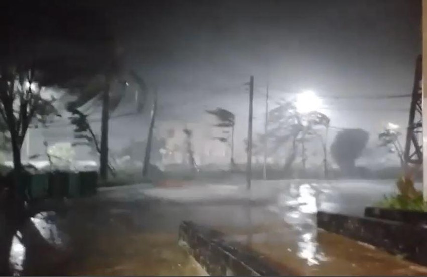 Bão số 4: Đảo Lý Sơn đang hứng bão cấp 11-12 ảnh 1