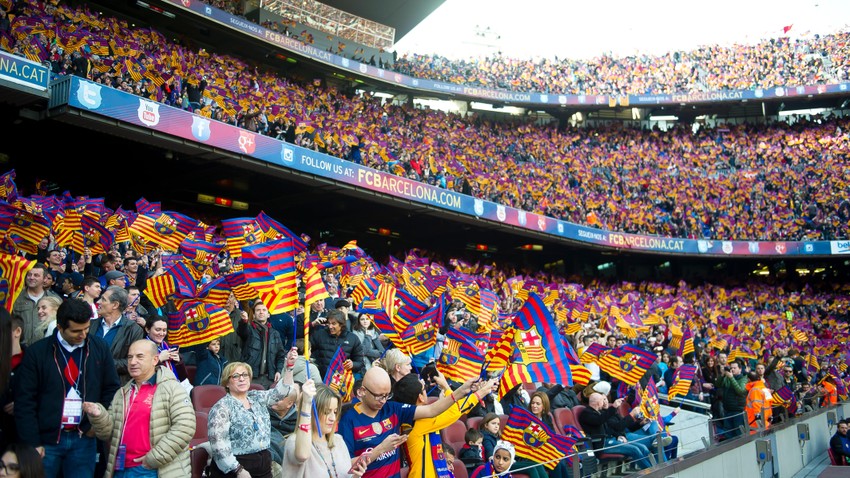 Bị loại khỏi Champions League, người hâm mộ Barca gọi tên… Messi ảnh 2