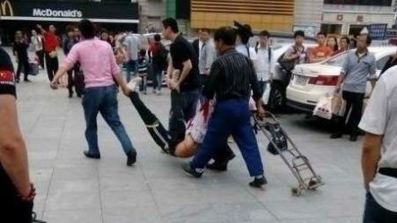 Trung Quốc lại xảy ra thảm sát bằng dao, 6 người bị thương ảnh 1