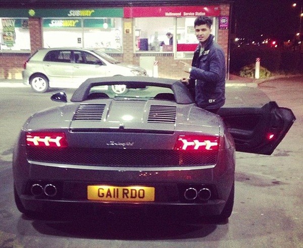 Hot boy gây choáng khi khoe hàng loạt siêu xe 4 Hot boy gây choáng khi khoe hàng loạt siêu xe 4