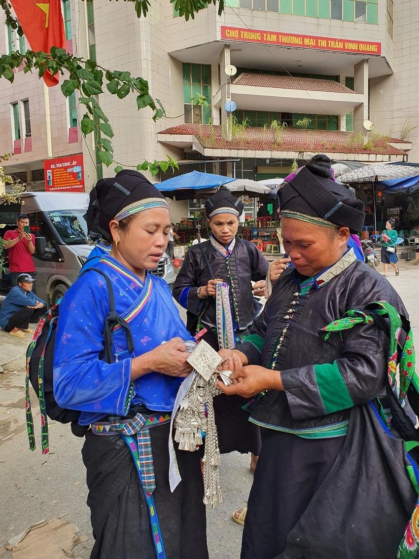 Độc đáo những phiên chợ vùng cao ở Hà Giang  ảnh 5