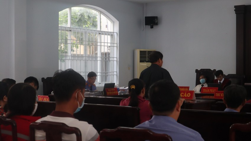 Ngụy tạo giấy tờ, chiếm đoạt của Nhà nước hơn 2 tỉ đồng và 1 lô đất tái định cư ảnh 1