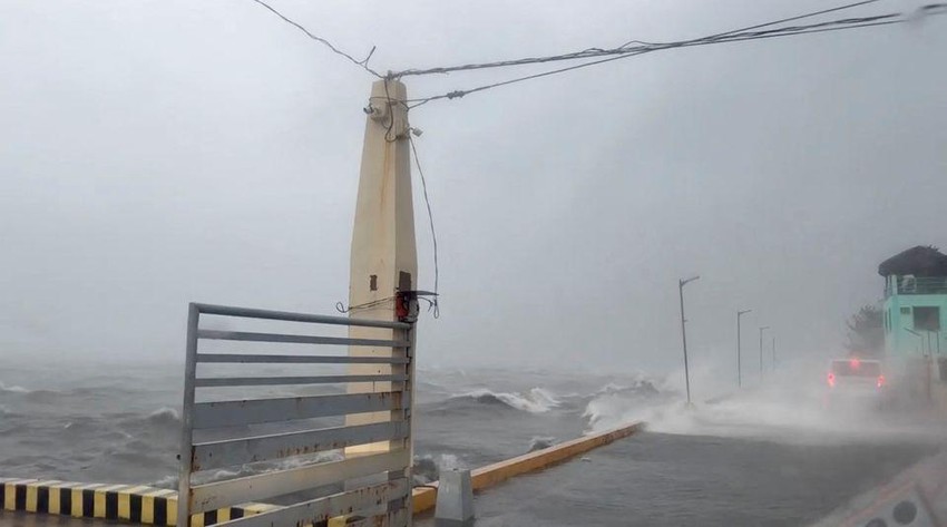 Ảnh, Video: Siêu bão Noru đổ bộ vào Philippines  ảnh 4