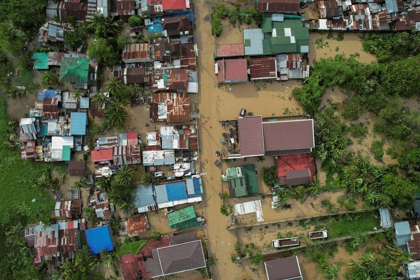 Ảnh, Video: Siêu bão Noru đổ bộ vào Philippines  ảnh 9
