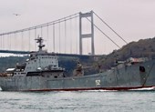 Tàu chiến Nga chở lượng lớn vũ khí tiến về Syria