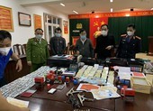 Nhóm làm và bán giấy tờ giả cho khoảng 10.000 người