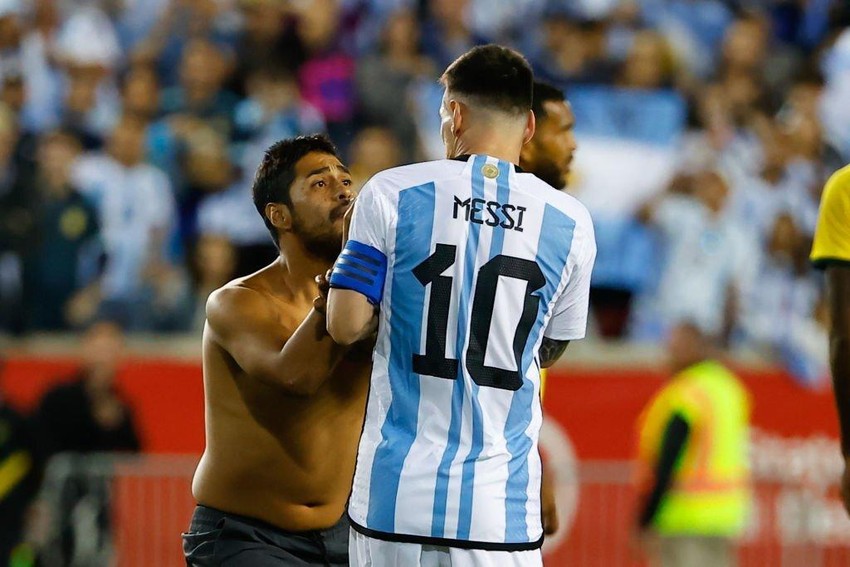 Gần 6.000 fan Argentina bị cấm theo chân Messi ảnh 1