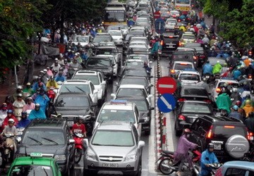 Giao thông Hà Nội “khốn đốn” với mưa to, đường ngập, ùn tắc ảnh 6