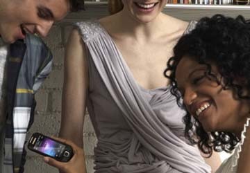 Smartphone giá rẻ - “Vũ khí” giúp Android vượt iPhone ảnh 1