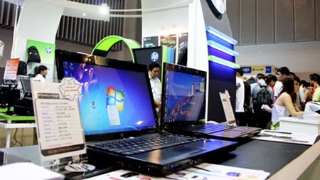 Mua sắm ưu đãi tại Triển lãm Tin học cho sinh viên ảnh 1