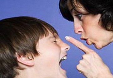 Đau đầu khi bé 'nổi loạn' ảnh 1