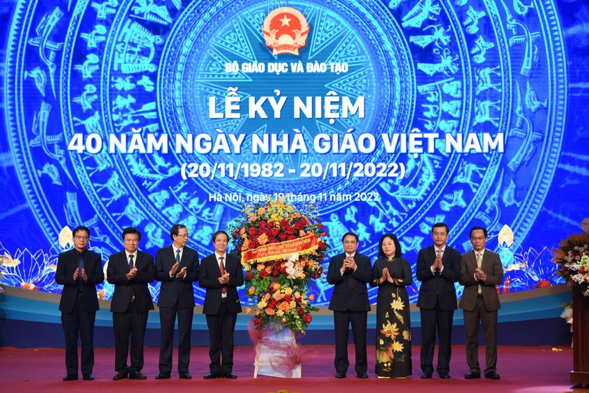 Ngày Nhà giáo Việt Nam là dịp để tri ân những người luôn cống hiến thầm lặng ảnh 2