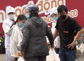 Video: Người dân TP.HCM đi mua thực phẩm tích trữ