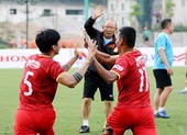 Văn Hậu trở lại, thầy Park mừng rơn