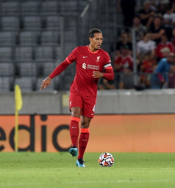 Van Dijk trở lại sau 285 ngày, Liverpool thủng lưới 4 bàn