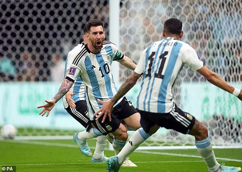 Messi san bằng kỷ lục World Cup của Maradona và Ronaldo ảnh 2
