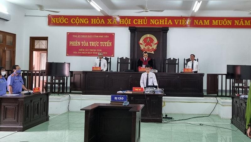 Hơn nửa người có quyền lợi, nghĩa vụ liên quan vắng mặt, tòa phải hoãn xử cựu phó chủ tịch Phú Yên vụ bán sỉ 262 lô đất ảnh 3