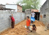Chuyện cổ tích có thật của gia đình bé Phi Long