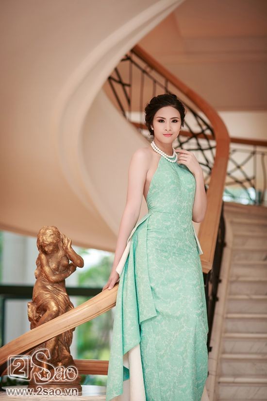 Ngọc Hân hở lưng trần táo bạo ảnh 4