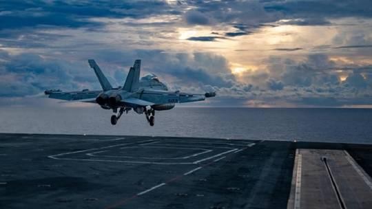 Mỹ nói sẽ điều máy bay và tàu chiến tới eo biển Đài Loan vì 'TQ gia tăng  căng thẳng'
