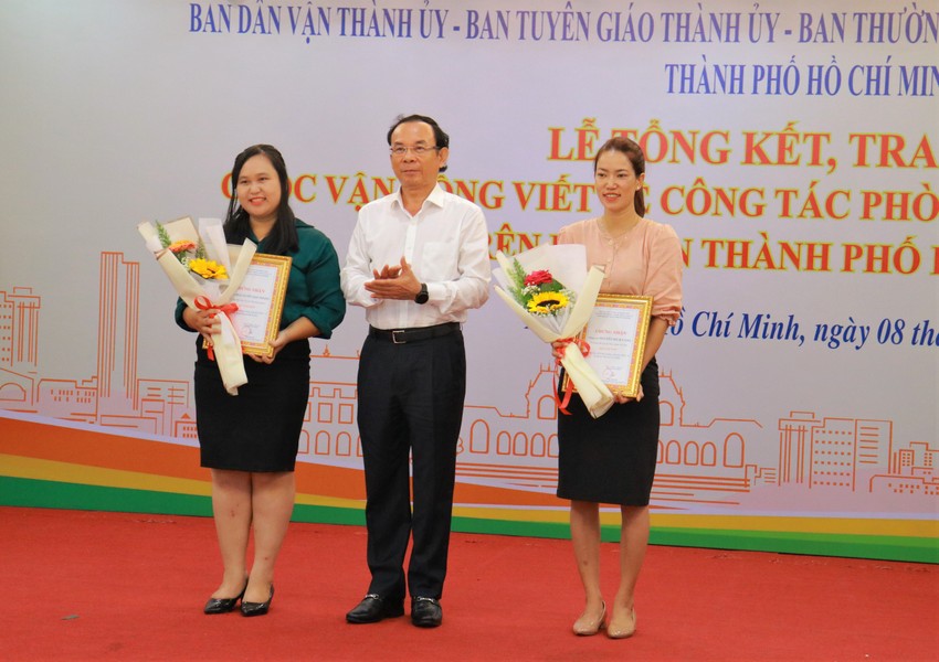Nhấn vào ảnh để phóng to Cô giáo trường tiểu học An Hội đạt giải nhất cuộc thi viết về công tác phòng, chống dịch COVID-19 ảnh 4