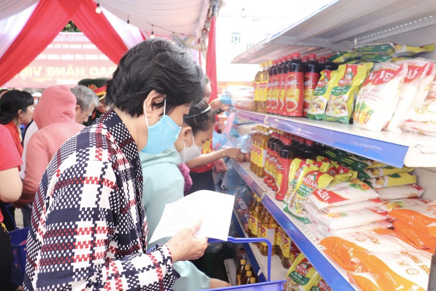 Phiên chợ 0 đồng cho người dân khó khăn trong dịp lễ 2-9 ảnh 3