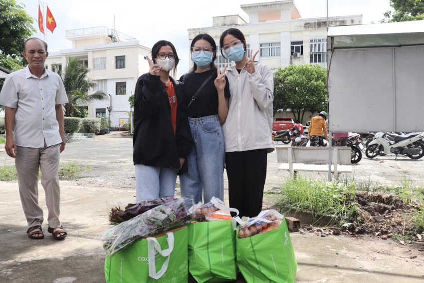 Phiên chợ 0 đồng cho người dân khó khăn trong dịp lễ 2-9 ảnh 2