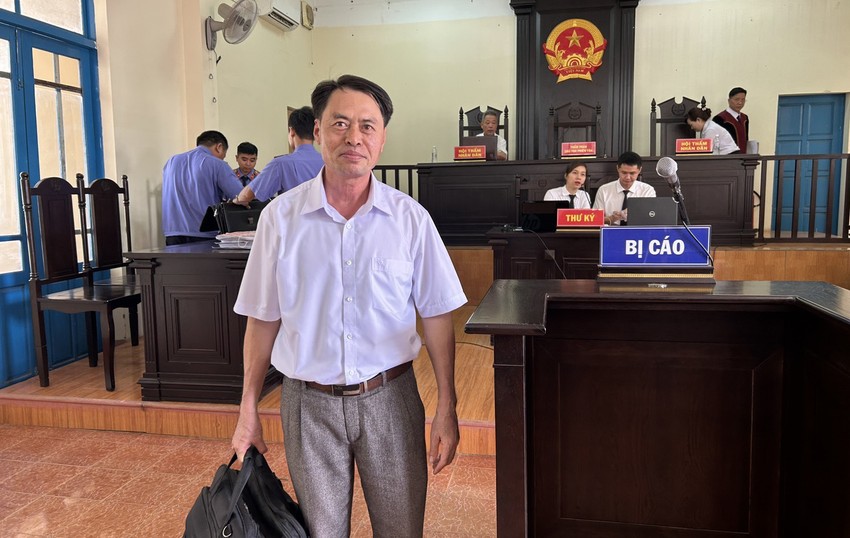 Vụ cựu chủ tịch xã cố ý làm trái: Tạm dừng phiên tòa 5 ngày để VKS bổ sung chứng cứ ảnh 1