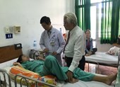 Bé 15 tuổi mắc bệnh lạ, tay chân dài như nhện