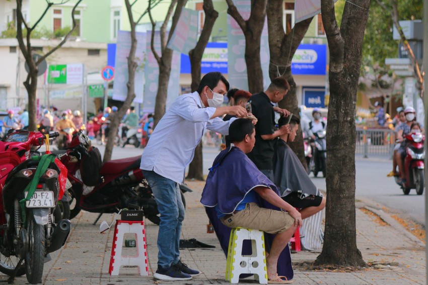 1 ngày trải nghiệm cắt tóc nam Hà Nội ở các tiệm tóc nổi tiếng nhất