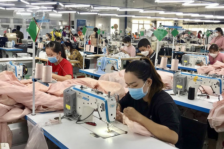 Tranh luận về tăng lương tối thiểu vùng năm 2024 ảnh 1