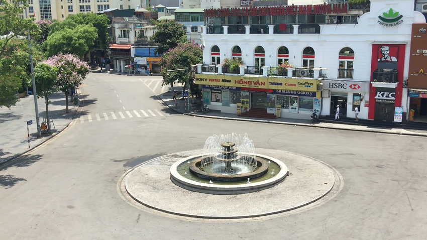 Những hình ảnh Hà Nội nắng nóng kỷ lục trong 40 năm qua