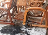 Điều tra nhóm người tạt sơn cửa hàng đồ gỗ ở Hóc Môn