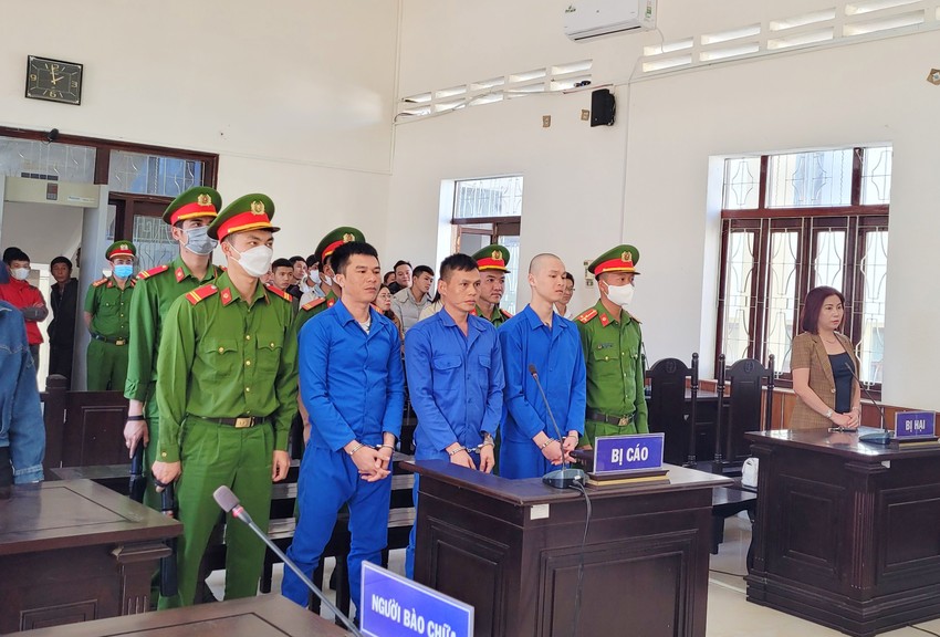 Nổ súng bắn người vì nói dóc 'bắt quỳ, lấy dép tát vào mặt' ảnh 1